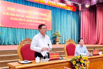 Đồng chí Nguyễn Trọng Nghĩa, Bí thư Trung ương Đảng, Trưởng Ban Tuyên giáo Trung ương phát biểu chỉ đạo.