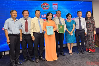 Ký kết Chương trình phối hợp thực hiện công tác đối ngoại nhân dân và hội nhập quốc tế giai đoạn 2022- 2025. (Ảnh: CAO TÂN)