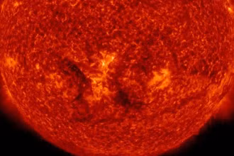 Đài quan sát Động lực học mặt trời của NASA đã ghi lại vụ phun trào ngày 11/4.