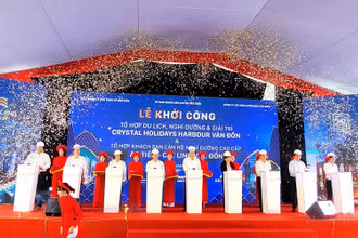 Các đại biểu ấn nút khởi công các dự án động lực tại Khu kinh tế Vân Đồn.