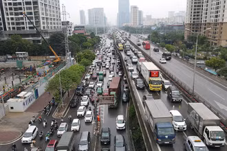 Từ giữa giờ chiều, đường Vành đai 3 trên cao và dưới thấp đã đông phương tiện.