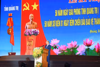 Chủ tịch nước Nguyễn Xuân Phúc phát biểu tại Lễ kỷ niệm 50 năm Ngày Giải phóng tỉnh Quảng Trị; 50 năm sự kiện 81 ngày đêm bảo vệ Thành cổ Quảng Trị. (Ảnh: THÀNH ĐẠT)