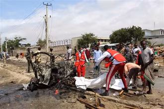 Hiện trường một vụ nổ ở Somalia. (Ảnh: AFP/TTXVN)