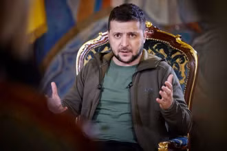 Tổng thống Ukraine Volodymyr Zelensky trong 1 cuộc phỏng vấn với truyền thông ngày 21/3/2022. (Ảnh: Dịch vụ báo chí của Tổng thống Ukraine/Reuters)