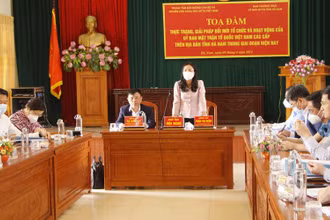 Các đại biểu dự tọa đàm.