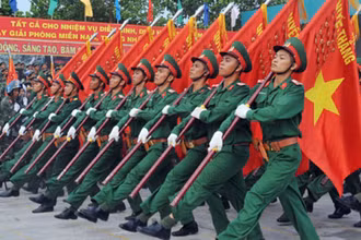 Luyện tập duyệt binh kỷ niệm Ngày giải phóng hoàn toàn miền nam, thống nhất đất nước năm 2015. (Ảnh: TTXVN)
