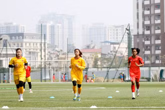 Các nữ tuyển thủ U18 Việt Nam hướng tới Giải vô địch U18 nữ Đông Nam Á. (Ảnh: VFF)