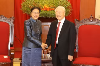 Tổng Bí thư Nguyễn Phú Trọng tiếp đồng chí Pany Yathotou, Ủy viên Bộ Chính trị, Phó Chủ tịch nước Lào đang thăm chính thức Việt Nam. (Ảnh: TTXVN)