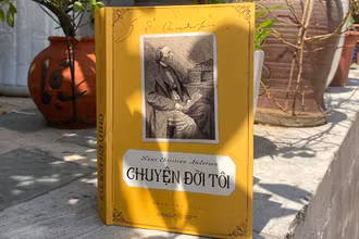Cuốn "Chuyện đời tôi". (Ảnh: Omega Books)