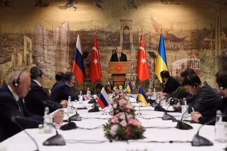 Cuộc gặp phái đoàn Nga và Ukraine tại thành phố Istanbul ngày 29/3/2022. (Ảnh: Reuters)