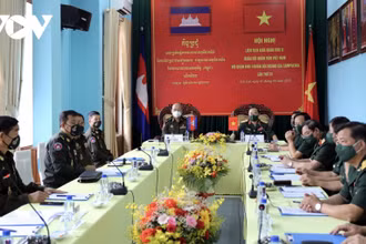 Hội nghị liên tịch lần thứ 22 giữa Quân khu 5 (Quân đội Nhân dân Việt Nam) với Quân khu 1 (Quân đội Hoàng gia Campuchia). (Ảnh: VOV)
