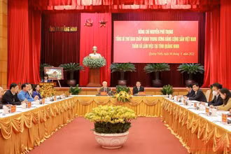 Tổng Bí thư Nguyễn Phú Trọng làm việc với Ban Thường vụ Tỉnh ủy và cán bộ chủ chốt tỉnh Quảng Ninh.