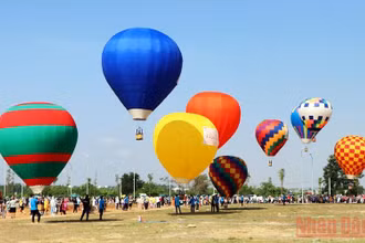 Quang cảnh Lễ hội khinh khí cầu.