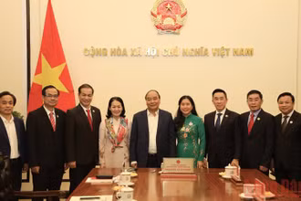 Chủ tịch nước Nguyễn Xuân Phúc làm việc với Trung ương Hội Chữ thập đỏ Việt Nam.