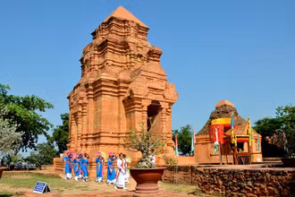 Tháp Pô Sha Inư, TP Phan Thiết là nơi diễn ra các nghi thức chính của Lễ hội Katê của đồng bào Chăm tỉnh Bình Thuận.
