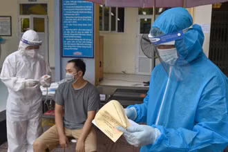 Xét nghiệm Covid-19 cho người dân. (Ảnh minh họa)