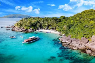 Phát triển Côn Đảo trở thành khu du lịch sinh thái biển đảo và văn hóa-lịch sử-tâm linh chất lượng cao, đặc sắc tầm cỡ khu vực và quốc tế. (Ảnh: VGP)