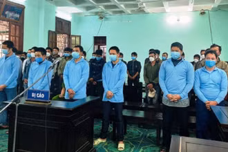 Các bị cáo tại phiên tòa.