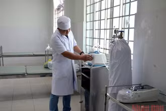 Các dụng cụ, thiết bị, vật tư y tế được Bệnh viện Y học cổ truyền - Phục hồi chức năng tỉnh Bình Thuận trang bị để phục vụ công tác phòng, chống dịch.