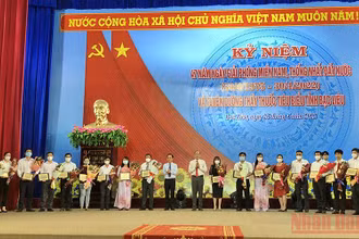 Tuyên dương 67 thầy thuốc tiêu biểu trong tỉnh có thành tích xuất sắc phòng, chống dịch Covid-19.