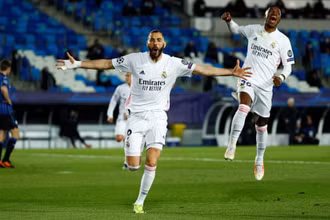 K. Benzema ghi bàn mở tỷ số cho Real Madrid.