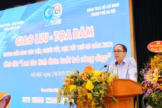Đồng chí Nguyễn Mạnh Hưng, Tổng Biên tập báo Tuổi trẻ Thủ đô phát biểu khai mạc buổi Tọa đàm.