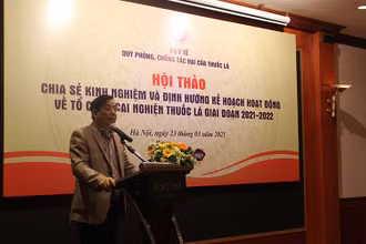 TTND, PGS, TS Lương Ngọc Khuê - Giám đốc Quỹ Phòng chống tác hại thuốc lá, Cục trưởng Cục quản lý Khám, chữa bệnh phát biểu tại hội thảo.