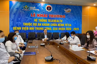 PGS, TS Trần Minh Điển chủ trì các ca hội chẩn.