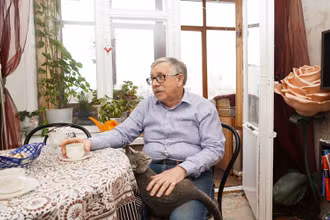 Ông Petr Tsvetov kể lại kỷ niệm. 
