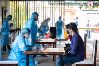 Campuchia tăng cường lực lượng phòng, chống Covid-19. (Ảnh: Fresh News)