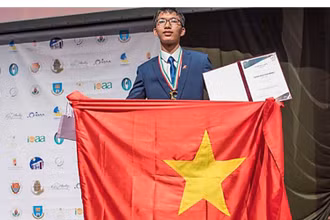 Nguyễn Mạnh Quân (SN 2003), học sinh lớp 12 Lý 1, Trường THPT chuyên Hà Nội - Amsterdam; có các thành tích: HCV Olympic Vật lý châu Âu EUPHO 2020; HCV Olympic Thiên văn và Vật lý thiên văn quốc tế năm 2019 tại Hungaria; HCV Olympic Khoa học trẻ quốc tế năm 2018...