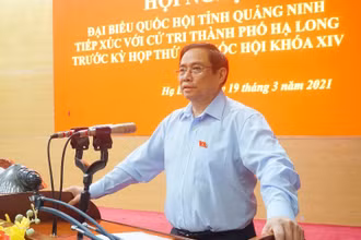 Đồng chí Phạm Minh Chính tiếp xúc cử tri tỉnh Quảng Ninh