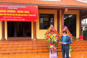 Bí thư Tỉnh ủy Hải Dương Phạm Xuân Thăng đọc diễn văn ôn lại thân thế sự nghiệp của Phó Chủ tịch Hội đồng Nhà nước Lê Thanh Nghị.
