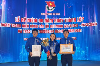 Công trình “Chung tay sử dụng năng lượng xanh” của Đoàn TNCS Hồ Chí Minh Tổng công ty Điện lực TP Hồ Chí Minh nhận giải thưởng Hồ Hảo Hớn.
