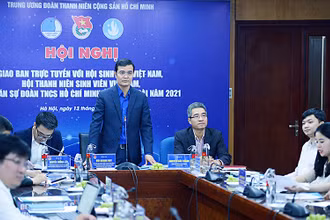 Đồng chí Bùi Quang Huy phát biểu ý kiến tại Hội nghị.