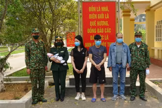 Bắt giữ ba đối tượng có hành vi mua bán người dưới 16 tuổi.