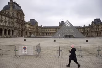 Bảo tàng Louvre tận dụng “thời cơ vàng” đóng cửa vì Covid-19