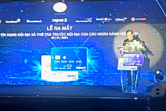 Phó Thống đốc NHNN Việt Nam Nguyễn Kim Anh phát biểu tại lễ ra mắt thẻ.