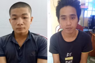 Đối tượng Đặng Hoàng Giang (trái) và Huỳnh Thanh Răng, tại cơ quan Công an.