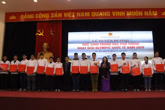 Tuyên dương học sinh đoạt giải Olympic quốc tế năm 2020