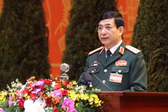 Thượng tướng Phan Văn Giang, Tổng Tham mưu trưởng Quân đội nhân dân Việt Nam, Thứ trưởng Quốc phòng trình bày tham luận. (Ảnh: DUY LINH)