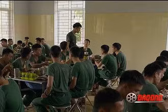 Cảnh trong phim "Con đường có mặt trời". Ảnh: Báo SGGP.