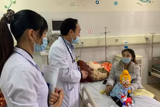 Bệnh nhi mắc bệnh hô hấp nhập viện tăng trong thời tiết giá rét