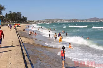 Bãi tắm biển Đồi Dương, TP Phan Thiết (Bình Thuận) - Ảnh: ĐÌNH CHÂU 