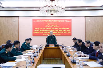 Thượng tướng Nguyễn Chí Vịnh, Ủy viên T.Ư Đảng, Thứ trưởng Quốc phòng phát biểu ý kiến tại hội nghị.