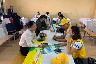 Một phiên giao dịch việc làm tại Hà Nội (Ảnh minh họa).
