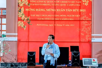 Tổng Lãnh sự Lê Tuấn Khanh tại buổi gặp mặt thân mật cộng đồng.
