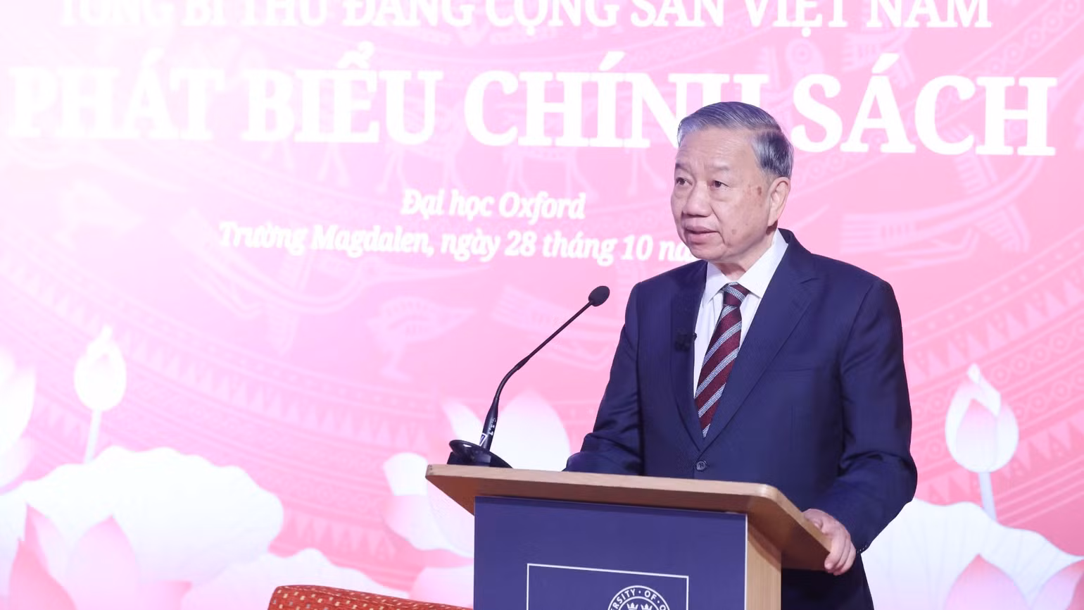 vna-potal-tong-bi-thu-to-lam-phat-bieu-chinh-sach-tai-dai-hoc-oxford-8371018-6316.jpg