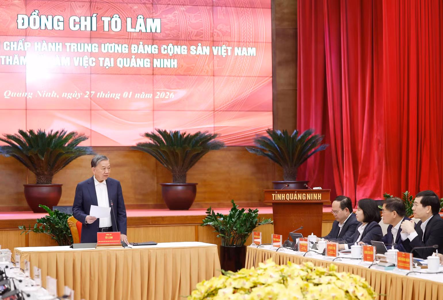 vna-potal-tong-bi-thu-to-lam-lam-viec-voi-ban-chap-hanh-dang-bo-tinh-quang-ninh-8554537.jpg