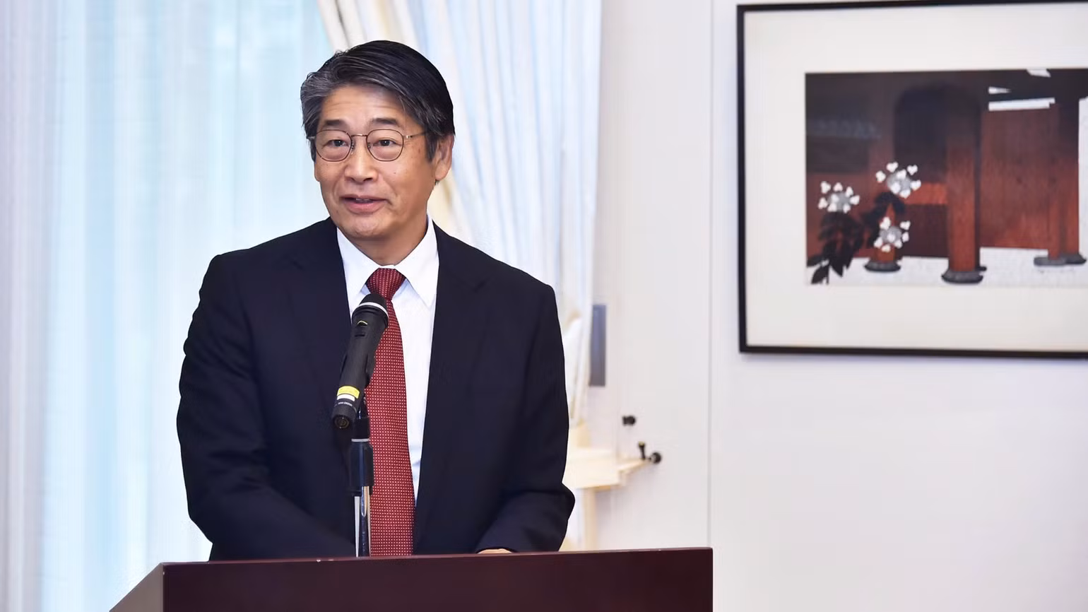 1b-ngai-ito-naoki-dai-su-nhat-ban-tai-viet-nam-4213.png